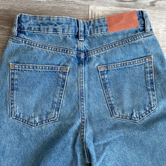 Zara High Waisted Jeans - Picture 5 of 6